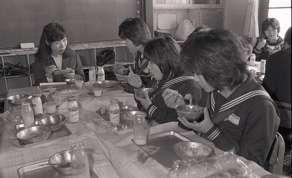  給食週間 川島中042.jpg